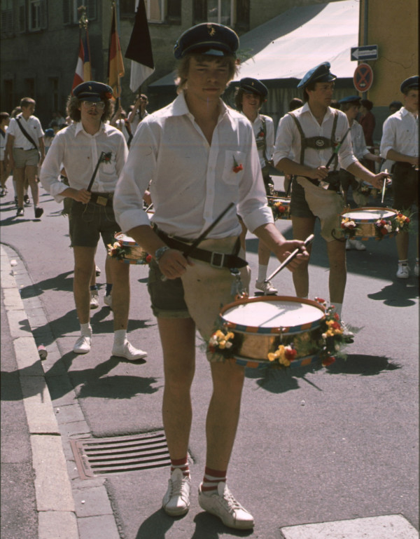 1977 06 13 bunter umzug