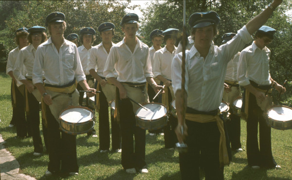 1977 06 schuetzen staendchen juergen tam