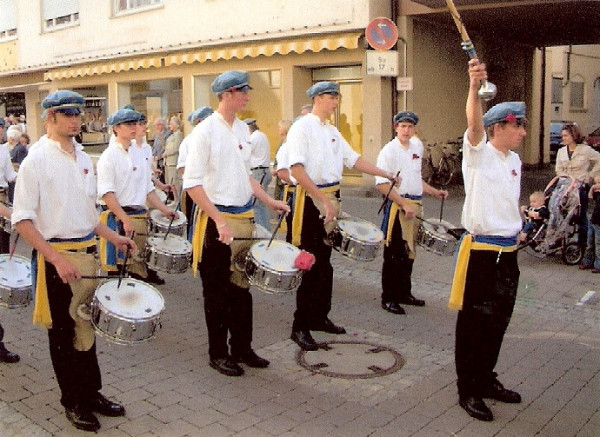 2004 2004