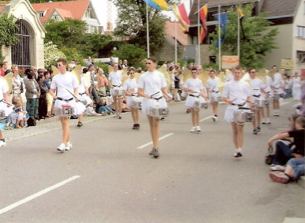2004 2004